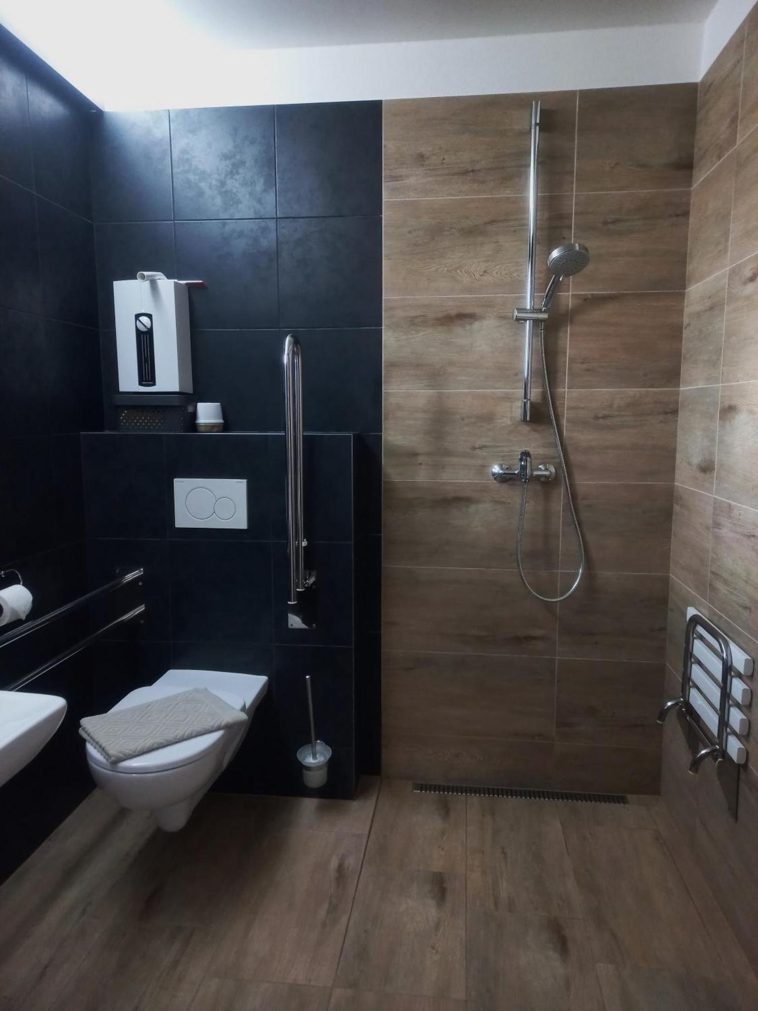 Penzion Ve Vinohrade Němčičky Exterior foto