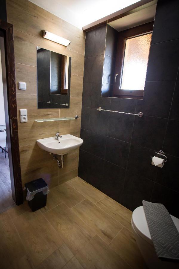 Penzion Ve Vinohrade Němčičky Exterior foto